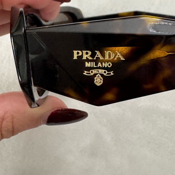🍂Prada Sunglasses 17WS “Tortoise” - Picture 7 of 9